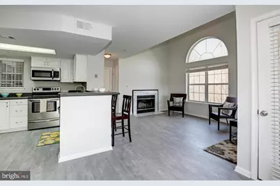 921 Hillside Lake Terrace #304, Gaithersburg, MD 20878 - Photo 4