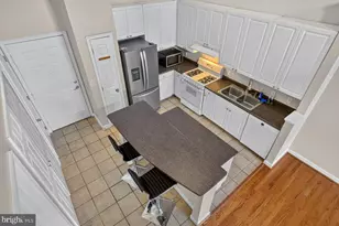 501 Hungerford Dr, Rockville, MD 20850 - Photo 32