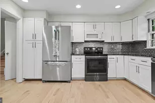 7800 Seven Locks Rd, Bethesda, MD 20817 - Photo 12
