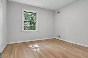 7800 Seven Locks Rd, Bethesda, MD 20817 - Photo 40