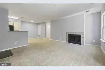 18502 Boysenberry Drive #156-74, Gaithersburg, MD 20879 - Photo 4
