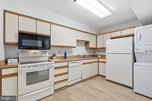 15100 Interlachen Dr, Silver Spring, MD 20906 - Photo 4