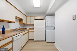15100 Interlachen Dr, Silver Spring, MD 20906 - Photo 10