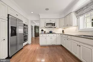 9019 Burdette Rd, Bethesda, MD 20817 - Photo 10