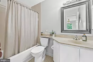 5801 Inman Park Cir, Rockville, MD 20852 - Photo 6