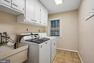 12207 Devilwood Dr, Potomac, MD 20854 - Photo 18