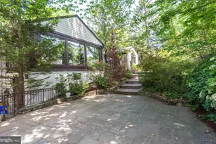 5628 Knollwood Rd, Bethesda, MD 20816 - Photo 2