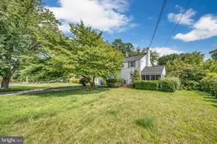 207 Lexington Dr, Silver Spring, MD 20901 - Photo 2