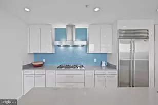 6820 Wisconsin Ave, Bethesda, MD 20815 - Photo 14