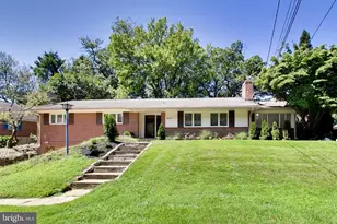 9608 Hillridge Dr, Kensington, MD 20895 - Photo 2