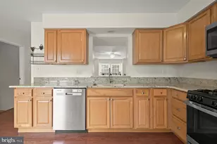 10 Almaden Pl, Gaithersburg, MD 20878 - Photo 12
