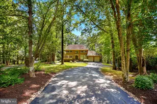 6700 Bonaventure Ct, Bethesda, MD 20817 - Photo 2