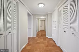 10401 Grosvenor Pl, Rockville, MD 20852 - Photo 10