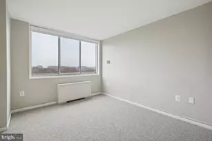 10401 Grosvenor Pl, Rockville, MD 20852 - Photo 12