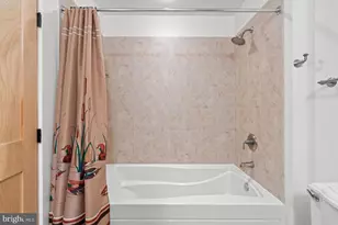 9610 Dewitt Dr, Silver Spring, MD 20910 - Photo 16