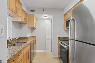 10101 Grosvenor Pl, North Bethesda, MD 20852 - Photo 8