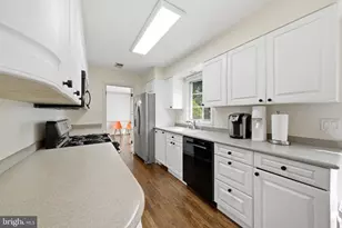 10313 Crown Point Ct, Potomac, MD 20854 - Photo 10