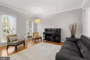 10166 Treble Ct, Rockville, MD 20850 - Photo 2