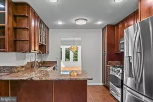 11820 Enid Dr, Potomac, MD 20854 - Photo 4