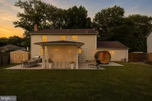 18330 Winter Park Ct, Gaithersburg, MD 20879 - Photo 2