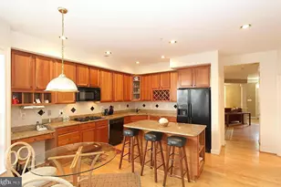 537 Longhorn Crescent, Rockville, MD 20850 - Photo 4