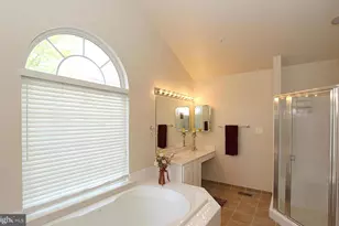 537 Longhorn Crescent, Rockville, MD 20850 - Photo 8