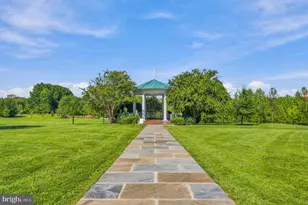 10401 Strathmore Park Ct, North Bethesda, MD 20852 - Photo 54