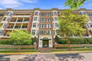10401 Strathmore Park Ct, North Bethesda, MD 20852 - Photo 2