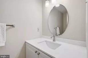 6426 Hollins Dr, Bethesda, MD 20817 - Photo 12