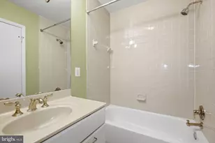 6426 Hollins Dr, Bethesda, MD 20817 - Photo 24