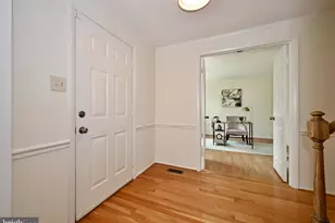 7421 Mahaska Dr, Derwood, MD 20855 - Photo 8