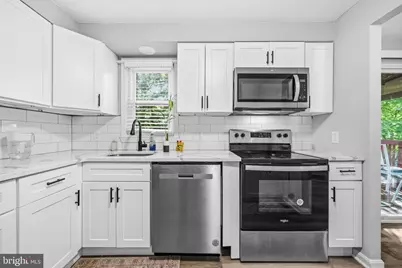 17624 Lindstrom Court, Gaithersburg, MD 20877 - Photo 4