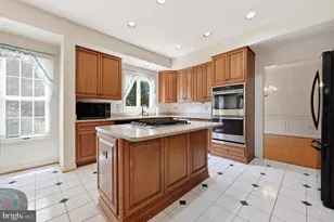 19808 Falling Spring Ct, Gaithersburg, MD 20882 - Photo 14