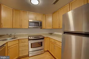 4601 N Park Ave, Chevy Chase, MD 20815 - Photo 4