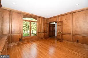 26 Holly Leaf Ct, Bethesda, MD 20817 - Photo 16