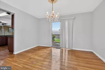 7905 Ivymount Terrace, Potomac, MD 20854 - Photo 4