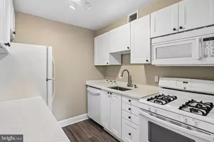 10200 Rockville Pike, Rockville, MD 20852 - Photo 18