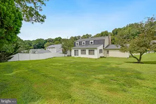11409 Beechgrove Ln, Potomac, MD 20854 - Photo 14