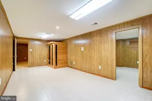 11409 Beechgrove Ln, Potomac, MD 20854 - Photo 26