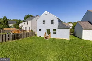 12106 Songbird Ln, Germantown, MD 20876 - Photo 4