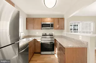 12106 Songbird Ln, Germantown, MD 20876 - Photo 12