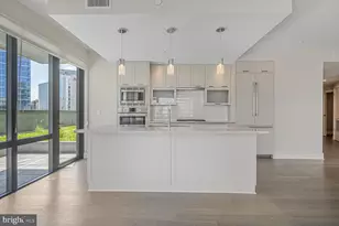 4960 Fairmont Ave, Bethesda, MD 20814 - Photo 10