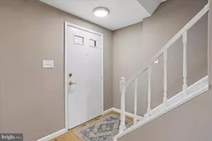 18607 Sandpiper Ln, Gaithersburg, MD 20879 - Photo 2