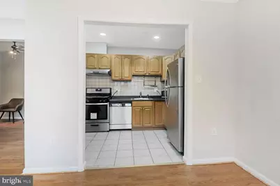 864 College Parkway #201, Rockville, MD 20850 - Photo 8