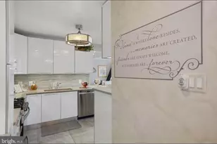 5225 Pooks Hill Rd, Bethesda, MD 20814 - Photo 2