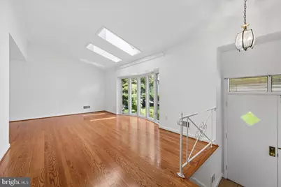 9202 Wilmett Court, Bethesda, MD 20817 - Photo 4