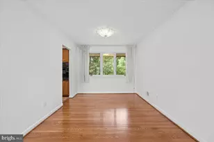 9202 Wilmett Ct, Bethesda, MD 20817 - Photo 10