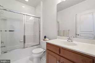 11640 Piney Spring Ln, Potomac, MD 20854 - Photo 32