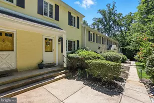 9882 Hollow Glen Pl, Silver Spring, MD 20910 - Photo 2