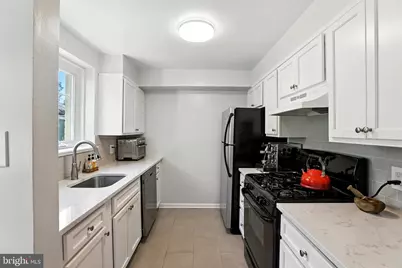 9882 Hollow Glen Place #2534, Silver Spring, MD 20910 - Photo 12